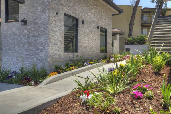 $3,095 / 2br - 962ft2 - Washer & Dryer, On-site Maintenance and Management, Large Closets63800304748673124