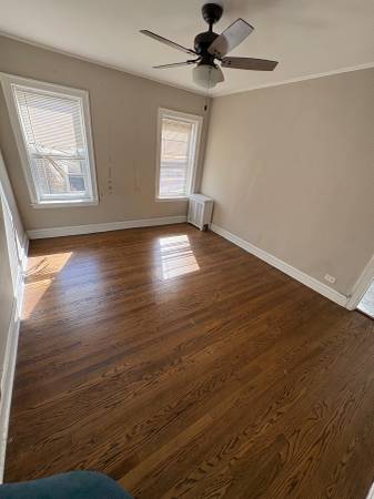 $2,400 / 3br - 1600ft2 - 3 Bedrooms 2 Bath (Rogers park)64041808819203121