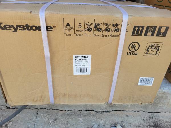 Brand new Keystone 12500 BTU air conditioner with heat 1