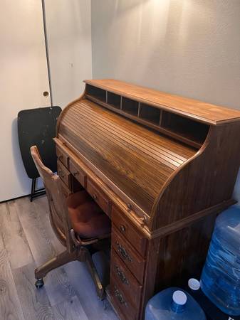 Roll top desk 1
