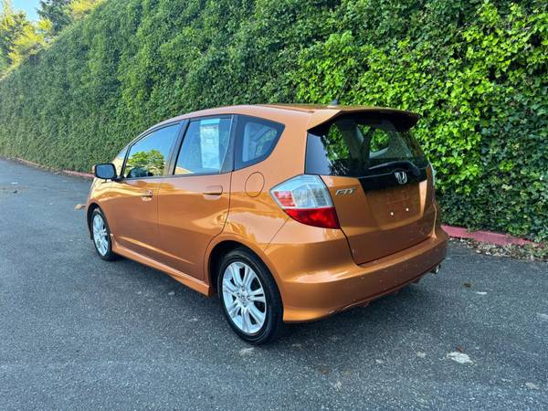 2010 Honda Fit Sport - $6,499 (Everett)63470766514689123