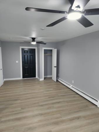 $1,100 / 1br - 740ft2 - THE OCEAN&SANDY BEACH AT YOUR DOOR, JUST REMODELED***INCLUDES HEAT*** (warwick)64002828018435120