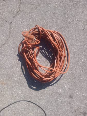 100 ft extension cord 1