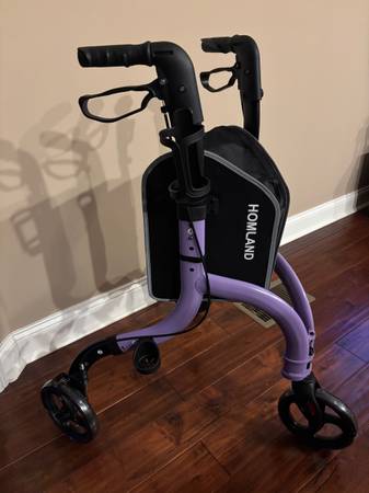 3 wheel Rollator walker 1