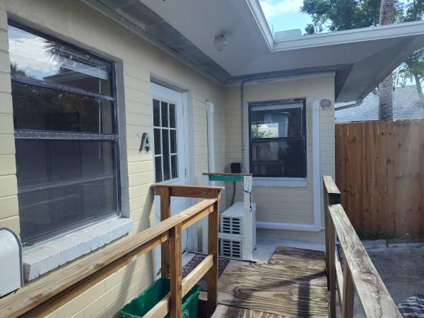 $1,400 / 1br - 600ft2 - Great location only 3 blocks from the beach! (Daytona Beach)63791574955137121