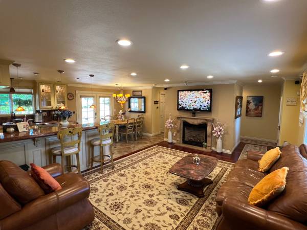 $1,350,000 / 5br - 3600ft2 - Adult Family Home Business Two Lots potential (Kent)63870757417219120