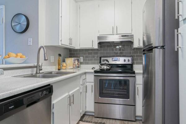 $1,390 / 2br - 960ft2 - App W/D, App Refrigerator, App Dishwasher, On-site Maintenance64024994923265122