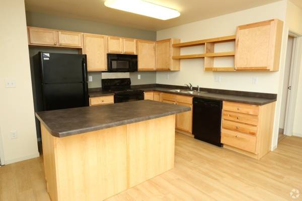$995 / 520ft2 - Studio 1ba, Private Balcony, In-Unit Laundry (301 2nd Street East, Williston, ND)63663364421251122