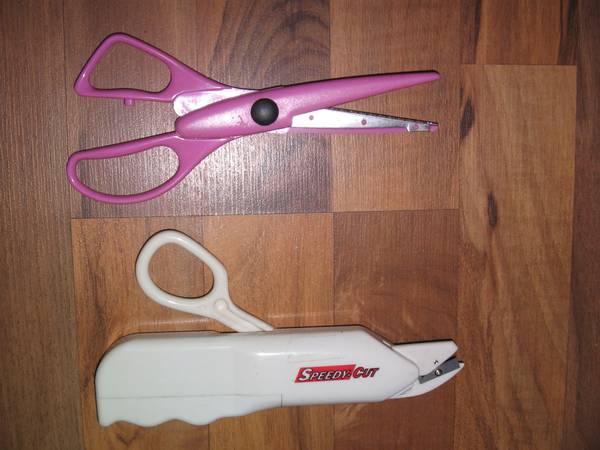 Battery Powered Scissors  $3 1