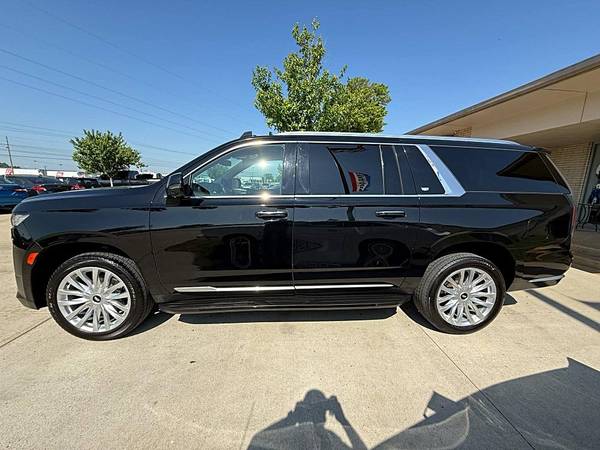 2022 Cadillac Escaladee  ESV 4WD LUXURY - $47000.0063621494091777123
