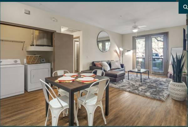 $710 / 1br - COMFORTABLE ROOM WITH CLOSET NEAR STORES (santa rosa)63824666038403122