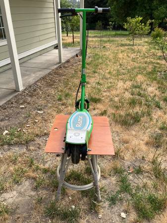 Razor E200 Electric Scooter & Small Razor Scooter 1