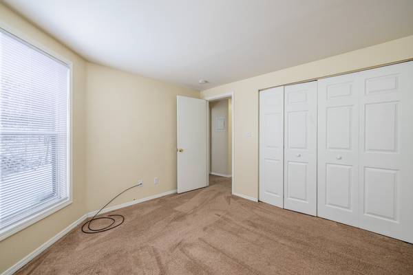 $1,300 / 3br - Now Leasing - 3 Bedroom Apt - WiFi, Internet & Cable included63982840612610124