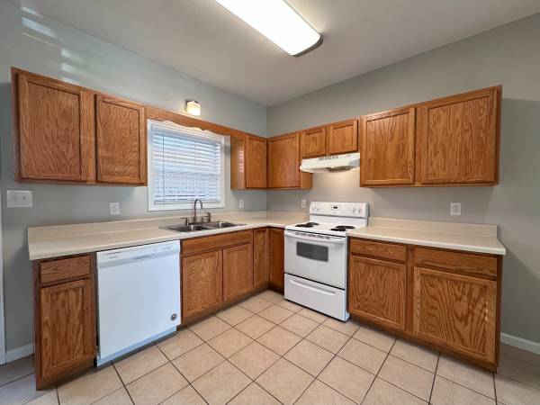 $1,305 / 2br - 940ft2 - Powell! Powell! Powell! Pre-lease now! Will not last long! (Powell, Halls, Clinton, Downtown Knoxville, University of Tn)63815667899393123
