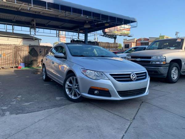 2010 Volkswagen CC Luxury Sedan 4D very low mileage - $6,999 (North Hollywood)63441082969345121