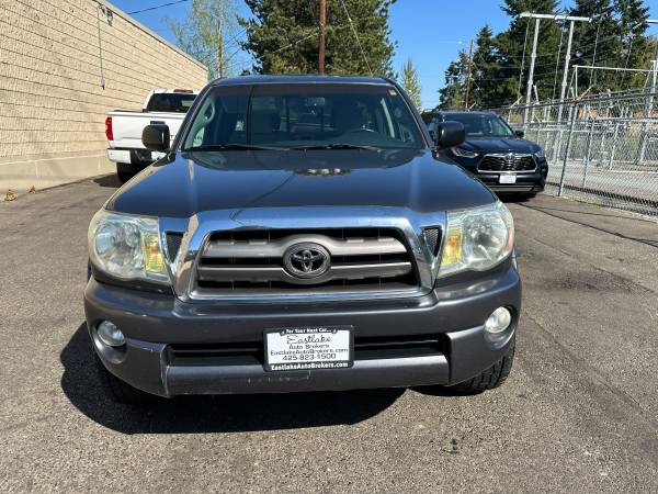 2010 Toyota Tacoma Access Cab Sr5 4WD--Millas bajas, limpio, automático-- - $21,995 (kirkland)63613909108865121