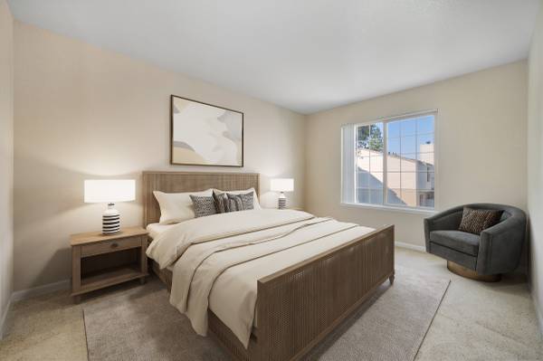 $1,970 / 2br - 986ft2 - Amazing Renovated Two Bedroom with W/D in home!! Available October!!! (Roseville)63900312574466124