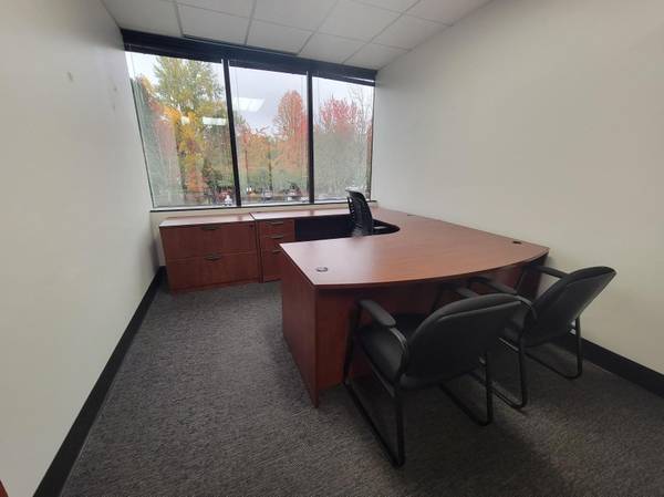 🎁 Black Friday Bonus + January Launch: Flexible Offices in Bothell 1