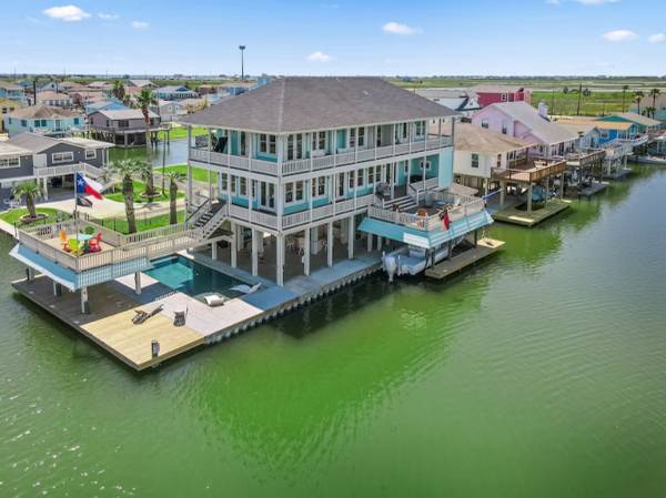 $1 / 3br - Expansive Decks, Pool, Elev, 2 Masters - Canal w Epic Views (Jamaica Beach, TX)63386278018435121