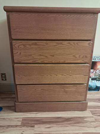 Small maple veneer dresser 1