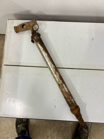 Vintage grease gun 1