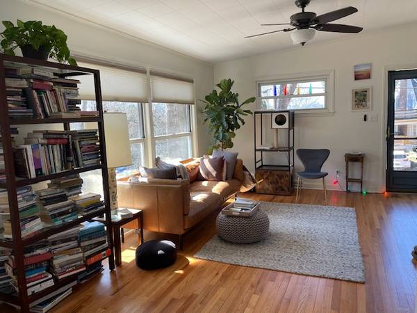 $2,000 / 2br - 1200ft2 - Furnished East West AVL (Hall Fletcher/WAVL)64029212240514120