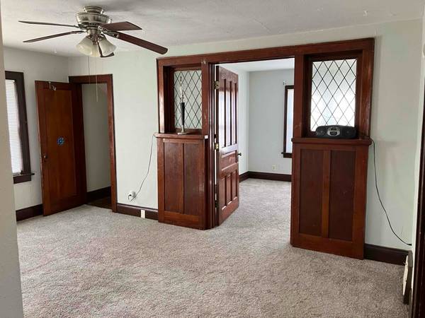 $1700.00 / 3br - 976ft2 - 3 BR 1 bath APARTMENT unit Section 8 considered63774369626881121