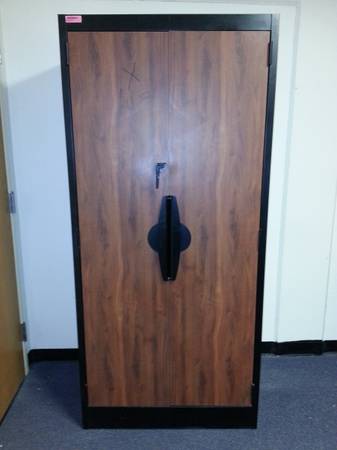 Armario industrial de metal Ironwood con cerradura - $10062960126708995120