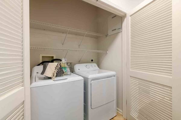 $3,150 / 2br - 1160ft2 - In Lyndhurst, Air Conditioner, 2BD 2BA (1301 Wall St W, Lyndhurst, NJ)63676328714883122