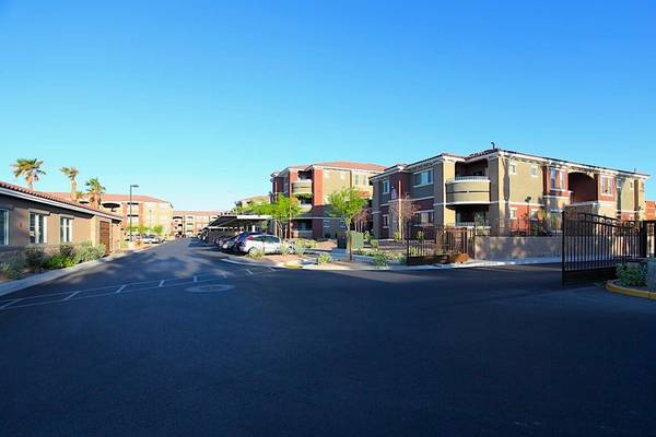 $1,375 / 1hab - 810ft2 - Adyacente a Santa Fe Station, excelente ubicación, lounges cabaña63859500868611121