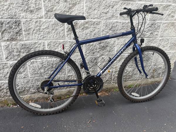26" Roadmaster 18-speed mountain bike SMALL / MED for 5'4” to 5’8” - $85 (Chelmsford - Tuned up today!!!)63443147811585122