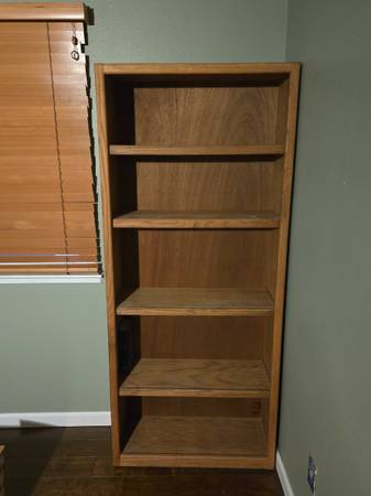 BOOKSHELVES SOLID OAK 1