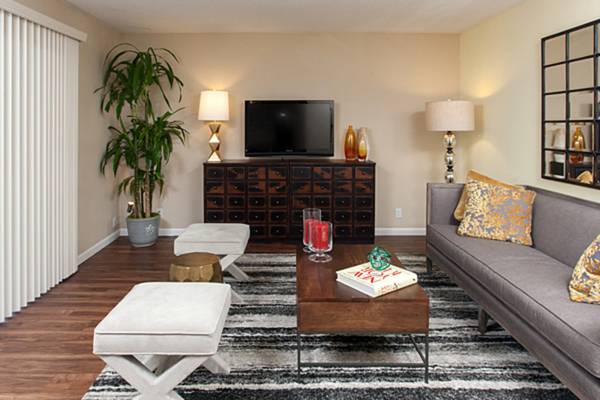 $2,510 / 1br - 600ft2 - 1/BD 1/BA, Emergency maintenance, Assigned cover parking spots (mill valley)63946672046722123