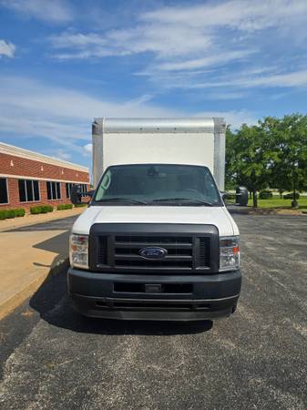 2022 Ford e350 - Photo 3