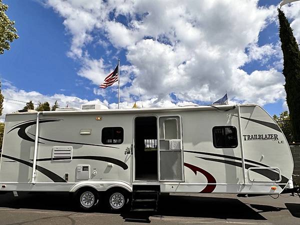 2010 Komfort Trailblazer LE 261 - $14950.0063623616258307121