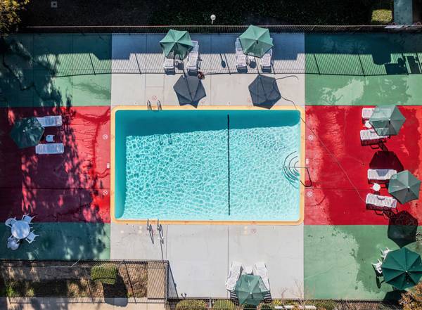 $1,600 / 1br - Highly Rated, Pet-Friendly w Community Pool, Lounge & Lush Landscape (Sacramento)63961339861890122