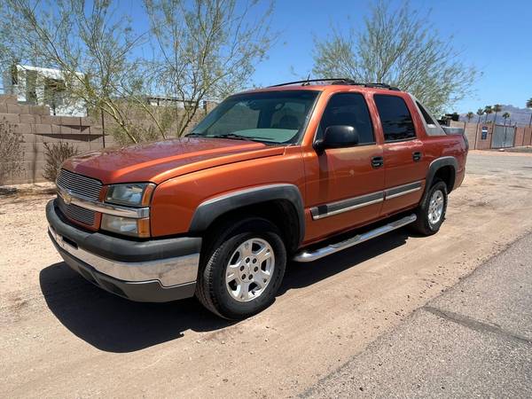 2005 Chevrolet Avalanche LS - $4,900 (valle este)63470597935489121