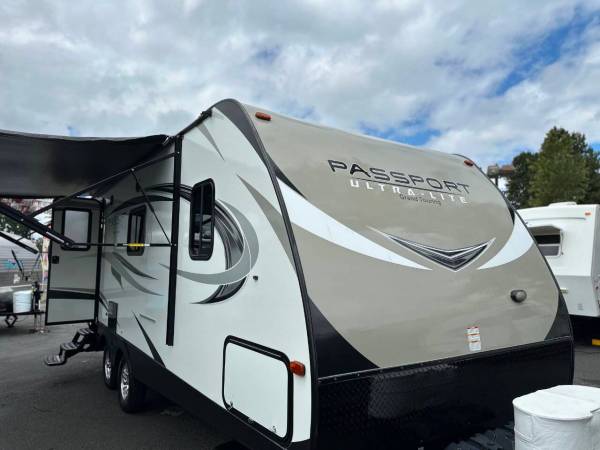 Remolque de viaje Keystone RV Passport 2200RBWE 2018 - $16,995 (Steve & Sons Auto Sales LLC)63617215581315122