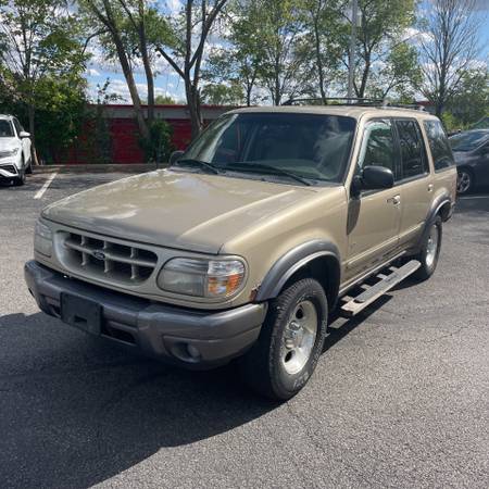 2000 Ford Explorer 4dr 112 WB XLT 4WD - $2,500 (Merrillville, IN)63469629432195122