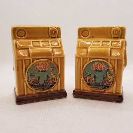 Rare Vintage Mid-Century Modern Las Vegas Slot Machine Salt And Pepper 1