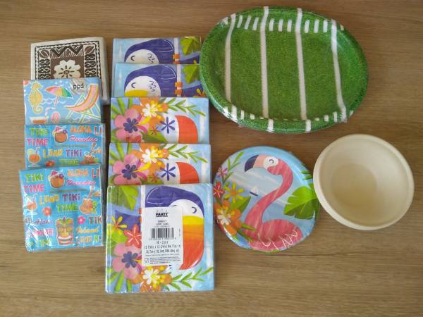 12 New Packs Paper Napkin, Plate and Bowl 1