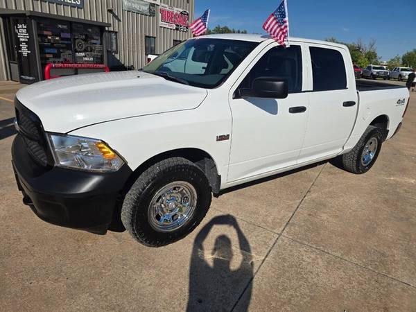 2018 RAM 1500 CREW 4X4 - Photo 2