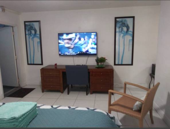 $549 / 1br - 500ft2 - Move in TODAY $549 Weekly Long or Short term WELCOMED (Deerfield Beach)64049274418049121