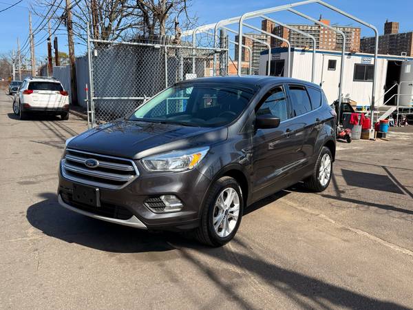 2017 Ford Escape 4WD SE 2 Owner Clean Title - $5,300 (Brooklyn)63654717704705121