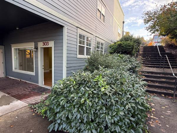 $1,600 / 921ft2 - FOR LEASE | Lower-Level Commercial Space in Troutdale (Downtown Troutdale)64218935606785120
