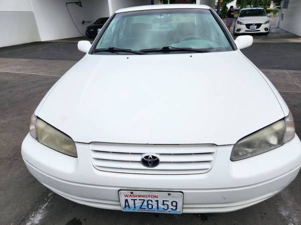 1998 Toyota Camry - $2,300 (Seattle)63617332777857124