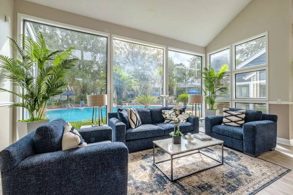 $1,389 / 1br - 685ft2 - LOOK AND LEASE + Waived App & Admin!!! (8401 Southside Blvd., Jacksonville, FL)64005272509699123