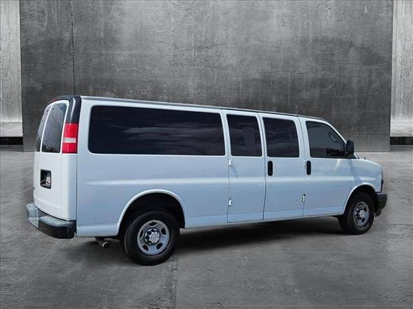 Chevrolet Express Passenger Chevy LS 2018, furgoneta completa para pasajeros - $17,599 (Llame al *(480) 378-8165* para confirmar disponibilidad al instante)63616969548803124