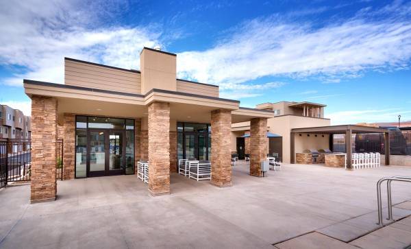 $1,699 / 2br - 1141ft2 - High End Stainless Whirlpool Appliances, Elevator, Handrails (84780)63623245442817121