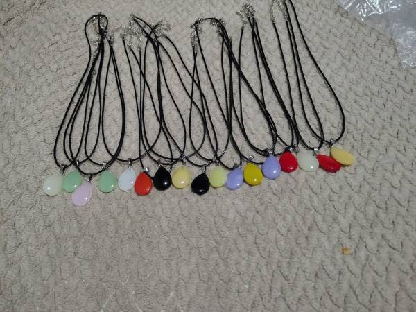 Pretty little teardrop necklaces 1